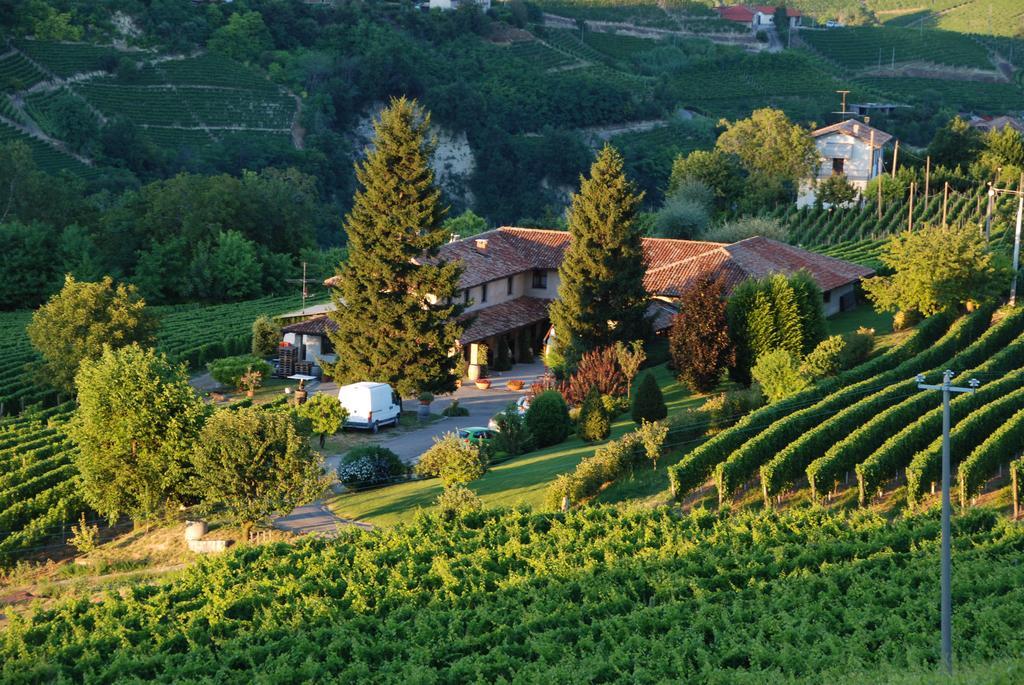 Cadgal - Tenuta Valdivilla Santo Stefano Belbo Exterior photo